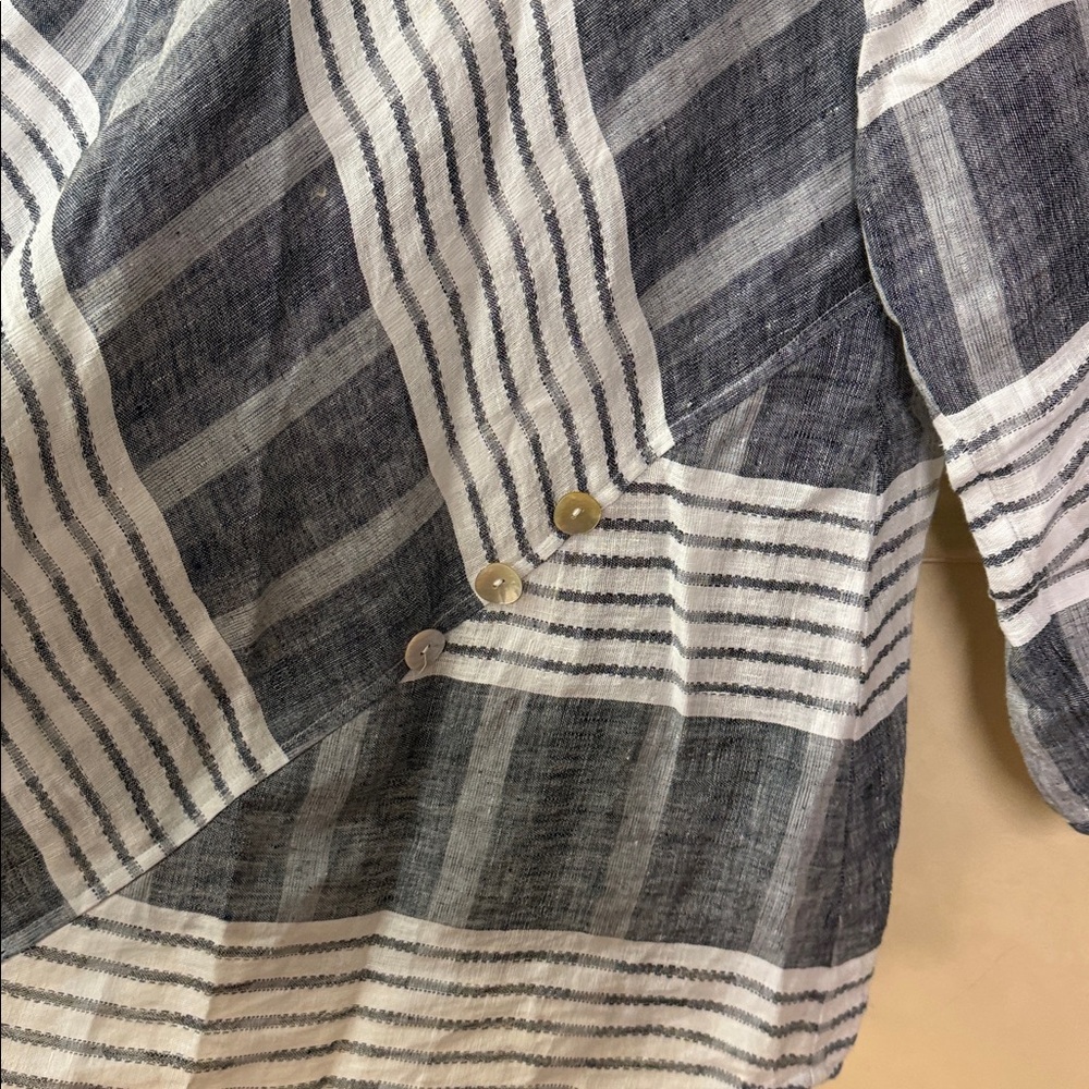 Habitat Clothes Artsy V-Button Linen Tunic - Picture 2 of 5
